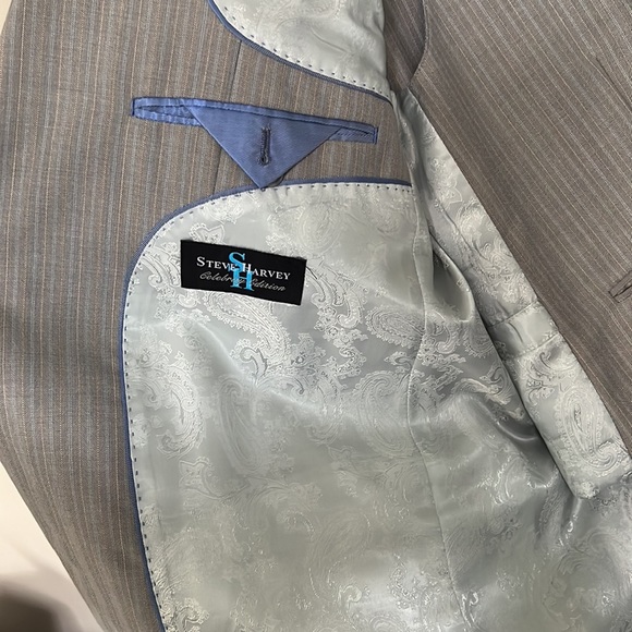 Steve Harvey Striped 3 Piece Grey Suit - Picture 6 of 17